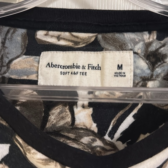 Men’s Floral Abercrombie & Fitch Short Sleeve T-Shirt - Picture 2 of 3